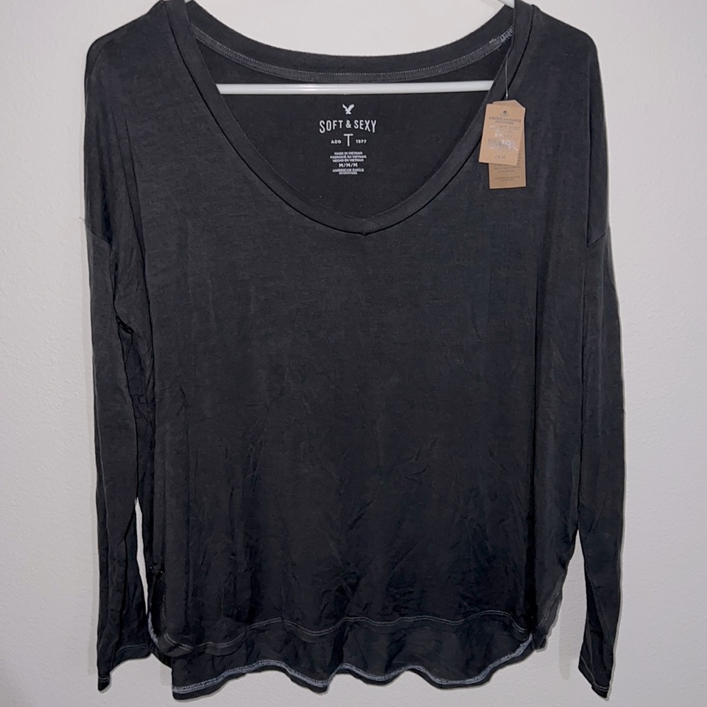 American Eagle Soft & Sexy Long Sleeve V Scoop Neck Top Size M - Dark Gray